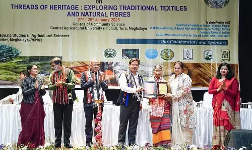 Meghalaya में राष्ट्रीय संगोष्ठी में सीएम कोनराड संगमा ने स्वदेशी वस्त्रों का समर्थन किया Meghalaya में राष्ट्रीय संगोष्ठी में सीएम कोनराड संगमा ने स्वदेशी वस्त्रों का समर्थन किया