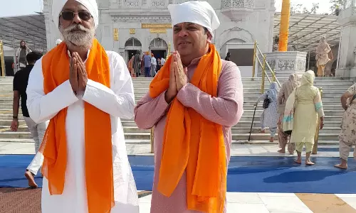 कांग्रेस नेता गुरुमुख सिंह वोरा ने हजूर साहिब सचखंड गुरूद्वारे में टेका मत्था