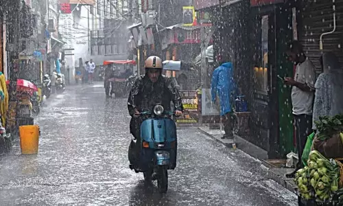 J&K के कुछ हिस्सों में हल्की बारिश, बर्फबारी की संभावना J&K के कुछ हिस्सों में हल्की बारिश, बर्फबारी की संभावना