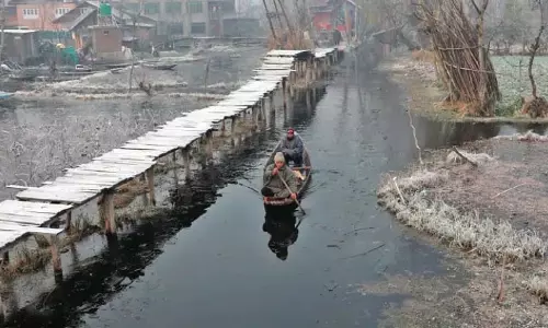 मौसम विभाग ने कहा- Kashmir में असामान्य मौसम पैटर्न देखने को मिल रहा मौसम विभाग ने कहा- Kashmir में असामान्य मौसम पैटर्न देखने को मिल रहा