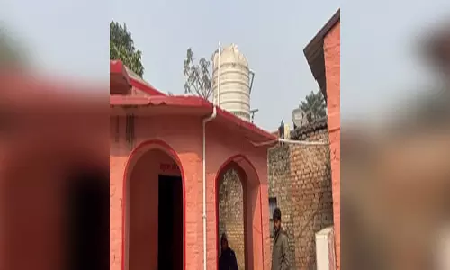 स्कूल की पानी टंकी में असामाजिक तत्वों ने डाला जहरीला पदार्थ, सनसनीखेज मामला स्कूल की पानी टंकी में असामाजिक तत्वों ने डाला जहरीला पदार्थ, सनसनीखेज मामला
