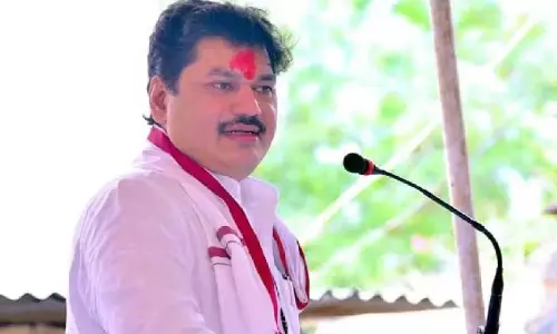 संतोष देशमुख की जांच पूरी होने तक धनंजय मुंडे मंत्री पद से इस्तीफा दें: विपक्ष