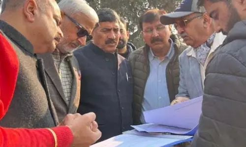 सांसद जुगल किशोर-विधायकों ने Jammu में बुनियादी ढांचा परियोजनाओं की समीक्षा की