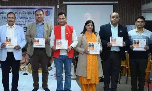 कुलपति ने CUJ का नववर्ष कैलेंडर जारी किया