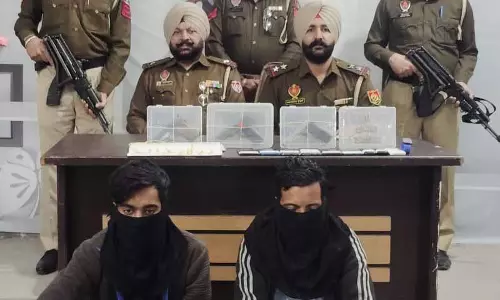 Shahkot से पिता-पुत्र को हथियारबंद डकैती के आरोप में गिरफ्तार Shahkot से पिता-पुत्र को हथियारबंद डकैती के आरोप में गिरफ्तार