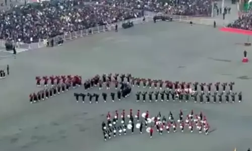 बीटिंग रिट्रीट समारोह विजय चौक पर चल रहा, LIVE
