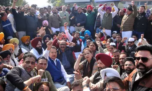कांग्रेस Amritsar MC के मेयर का फिर से चुनाव चाहती, कहा आप ने लोकतंत्र का क्षरण किया