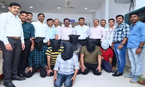 साइबर धोखाधड़ी के लिए बैंक खाते उपलब्ध कराया: 6 लोगों का गिरोह गिरफ्तार साइबर धोखाधड़ी के लिए बैंक खाते उपलब्ध कराया: 6 लोगों का गिरोह गिरफ्तार