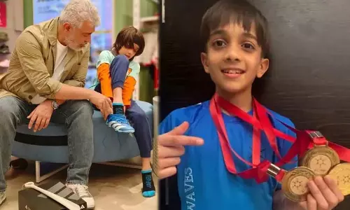 अजीत के बेटे की सफलता की प्रशंसा बाघ शावक के रूप में की गई अजीत के बेटे की सफलता की प्रशंसा बाघ शावक के रूप में की गई