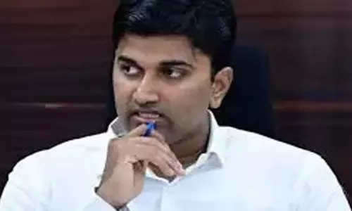 VMC ने अन्ना कैंटीनों के नियमित निरीक्षण का निर्देश दिया
