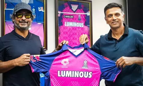 IPL 2025: राजस्थान रॉयल्स ने आगामी सीज़न के लिए नई जर्सी का अनावरण किया IPL 2025: राजस्थान रॉयल्स ने आगामी सीज़न के लिए नई जर्सी का अनावरण किया
