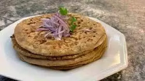 Onion Paratha:प्याज पराठा बनाने के ये तरीके आजमाएं, हर कोई करेगा स्वाद की तारीफ