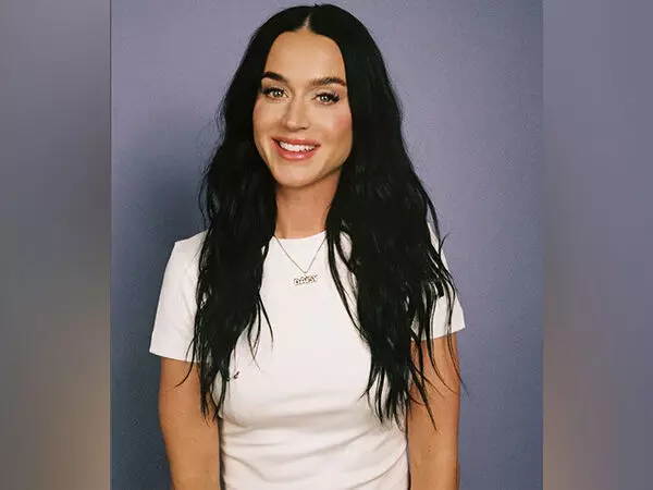 Katy Perry ने ऑरलैंडो ब्लूम के साथ अपने रिश्ते के बारे में बात की