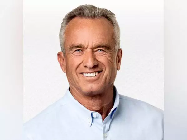 RFK Jr. और डेमोक्रेट्स के बीच पुष्टिकरण सुनवाई के दौरान टीकों पर पिछली टिप्पणियों को लेकर टकराव हुआ