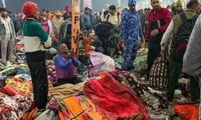 Prayagraj:पथरा गईं आंखें,अपनों की तलाश में बह रहे आंसू