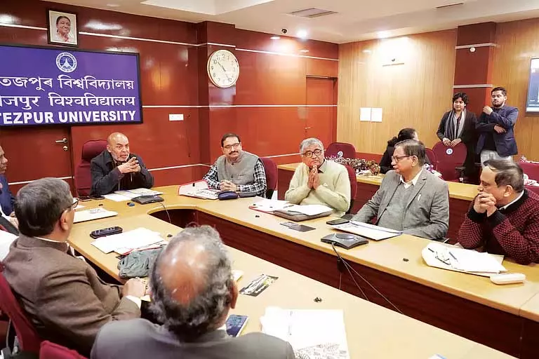 Assam : टीयू ने यूजीसी दिशानिर्देशों के तहत जनसंचार पाठ्यक्रम में सुधार Assam : टीयू ने यूजीसी दिशानिर्देशों के तहत जनसंचार पाठ्यक्रम में सुधार