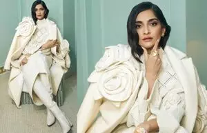 पेरिस फैशन वीक में बहन Sonam Kapoor के लिए रिया कपूर ने स्टाइलिश लुक तैयार किया