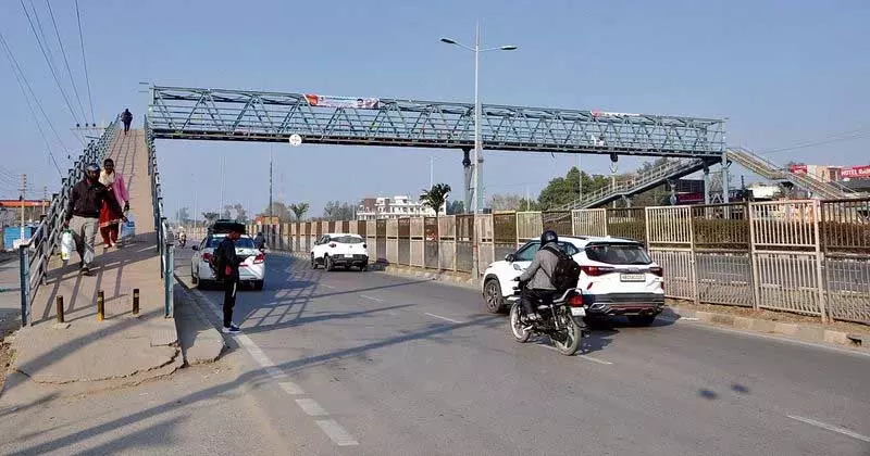 Haryana : पैदल यात्रियों की दुर्घटनाओं को रोकने के लिए Haryana : पैदल यात्रियों की दुर्घटनाओं को रोकने के लिए