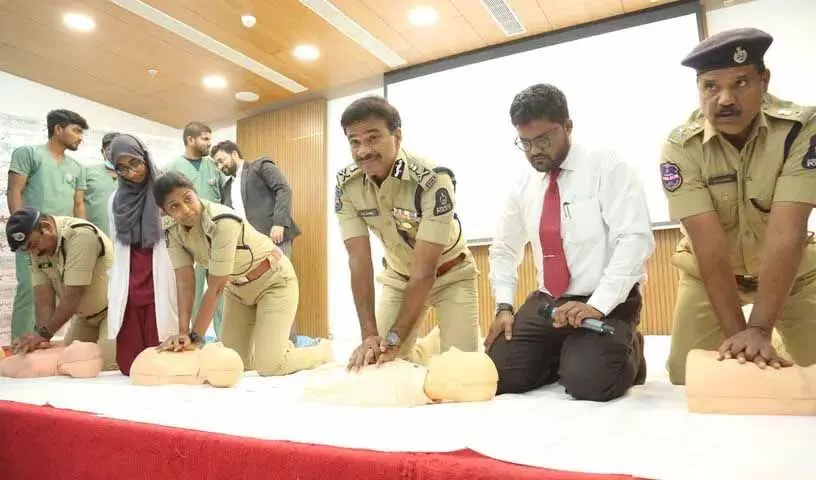 सी.वी. आनंद द्वारा हैदराबाद में CPR पर चार दिवसीय प्रशिक्षण कार्यक्रम का उद्घाटन