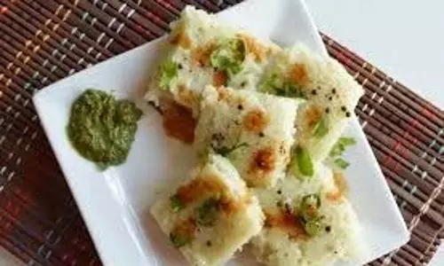 Poha Dhokla:   नाश्ते के लिए परफेक्ट है स्पेशल पोहा ढोकला