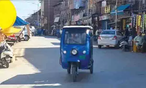 ई-रिक्शा का नया किराया लागू नहीं, यात्रियों को परेशानी