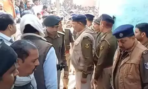 भूसे के ढेर से मिला बच्चे का शव, इलाके में हड़कंप, तनाव फैला
