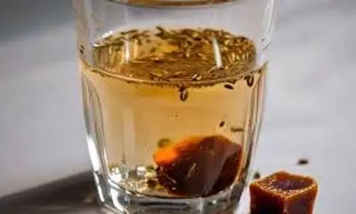 Health: हर रोज पिएं गुड़-जीरे का पानी, कई समस्याओं से निजात दिला सकता है ये नेचुरल ड्रिंक