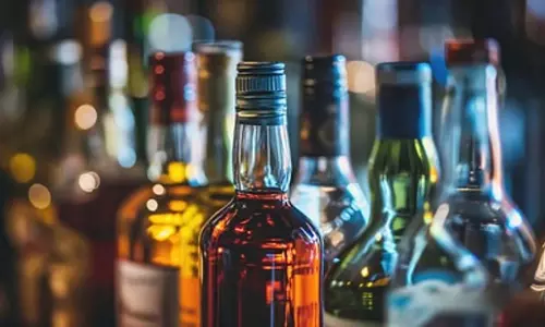 Kerala: केरल सरकार ने स्पिरिट लॉबी के दावों को लेकर कांग्रेस की आलोचना की Kerala: केरल सरकार ने स्पिरिट लॉबी के दावों को लेकर कांग्रेस की आलोचना की