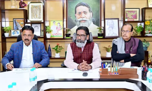 जमीन हेराफेरी में प्रशासनिक सेवा के अधिकारी को हेमंत सरकार ने किया बर्खास्त, कैबिनेट ने लगाई मुहर