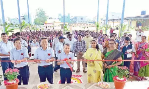 Andhra: ऐसन ने सरकारी गर्ल्स हाई स्कूल में बुनियादी ढांचे को उन्नत किया Andhra: ऐसन ने सरकारी गर्ल्स हाई स्कूल में बुनियादी ढांचे को उन्नत किया