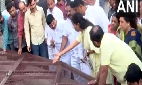 एनसीपी-एससीपी सांसद सुप्रिया सुले ने Pune में जीबीएस प्रभावित क्षेत्र का दौरा किया