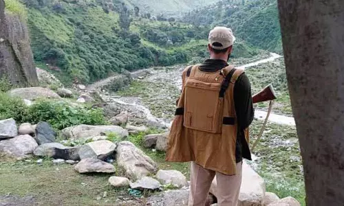 राजौरी में पुलिस ने 25 स्थानों पर छापेमारी की