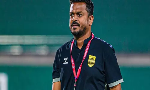 ISL 2024-25: हैदराबाद एफसी के अंतरिम कोच शमील चेम्बकथ ने एनईयूएफसी से 1-4 से हार के बाद निराशा व्यक्त की