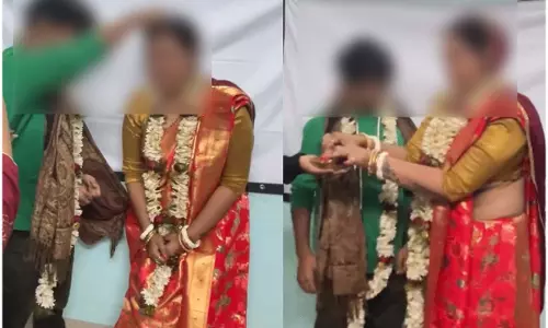 कक्षा में महिला प्रोफेसर का शादी करते वीडियो हुआ वायरल, जांच का आदेश, दी सफाई कक्षा में महिला प्रोफेसर का शादी करते वीडियो हुआ वायरल, जांच का आदेश, दी सफाई