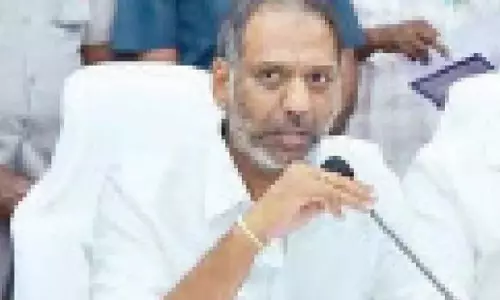 Andhra: ऊर्जा मंत्री ने वित्तीय कुप्रबंधन के लिए पिछली सरकार की आलोचना की Andhra: ऊर्जा मंत्री ने वित्तीय कुप्रबंधन के लिए पिछली सरकार की आलोचना की
