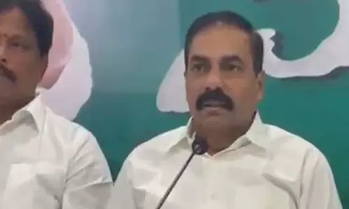 Andhra: आंध्र की वित्तीय स्थिति पर सीएम नायडू का दावा झूठा Andhra: आंध्र की वित्तीय स्थिति पर सीएम नायडू का दावा झूठा