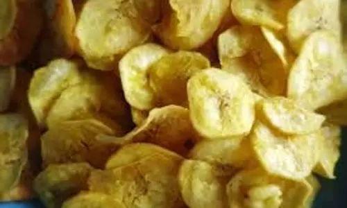 banana chips:व्रत के लिए बनाएं क्रिस्पी कच्चे केले के चिप्स, ऐसे बनाएं रेसिपी banana chips:व्रत के लिए बनाएं क्रिस्पी कच्चे केले के चिप्स, ऐसे बनाएं रेसिपी