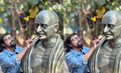 आज गांधी शहादत दिवस: मूर्तिकार उन्नी कनाई के जीवन में 48 गांधीवादी पैदा आज गांधी शहादत दिवस: मूर्तिकार उन्नी कनाई के जीवन में 48 गांधीवादी पैदा