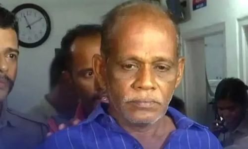 दोहरा हत्याकांड पुनः घटित: पुलिस पूछताछ के लिए चेन्थामारा को हिरासत में लेगी दोहरा हत्याकांड पुनः घटित: पुलिस पूछताछ के लिए चेन्थामारा को हिरासत में लेगी