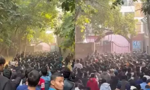 विराट कोहली की रणजी वापसी: अरुण जेटली स्टेडियम में उमड़े प्रशंसक विराट कोहली की रणजी वापसी: अरुण जेटली स्टेडियम में उमड़े प्रशंसक