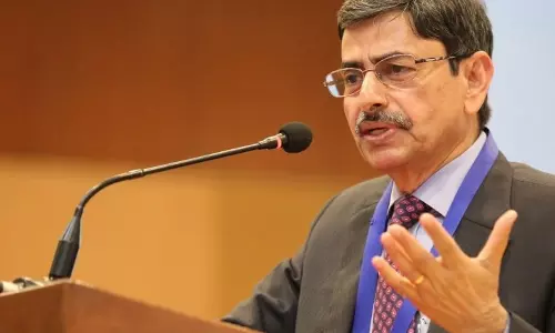 CPM ने कीलवेनमणि टिप्पणी को लेकर राज्यपाल रवि की निंदा की CPM ने कीलवेनमणि टिप्पणी को लेकर राज्यपाल रवि की निंदा की