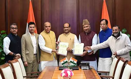 वक्फ (संशोधन) विधेयक पर संयुक्त संसदीय समिति (जेपीसी) ने Om Birla को रिपोर्ट सौंपी वक्फ (संशोधन) विधेयक पर संयुक्त संसदीय समिति (जेपीसी) ने Om Birla को रिपोर्ट सौंपी