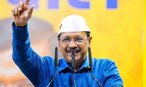 दिल्ली चुनाव: Kejriwal ने सरकारी आवास कर्मचारियों के लिए 7 गारंटी की घोषणा की