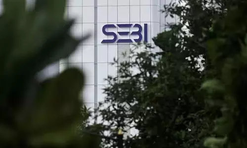 SEBI ने फिनफ्लुएंसर्स पर सख्त दिशा-निर्देश लागू किए: स्टॉक टिप प्रतिबंध