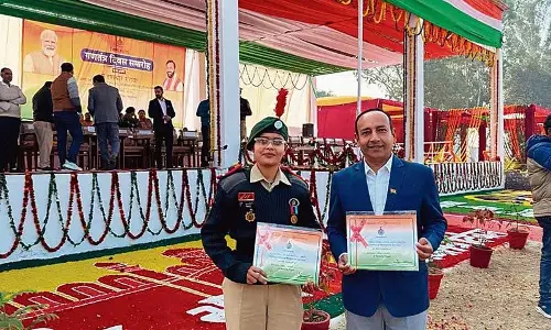 Haryana : कैम्पस नोट्स कॉलेज के पूर्व छात्र, छात्र सम्मानित