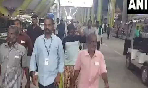 श्रीलंका की जेल से रिहा हुए छह भारतीय मछुआरे Chennai पहुंचे श्रीलंका की जेल से रिहा हुए छह भारतीय मछुआरे Chennai पहुंचे
