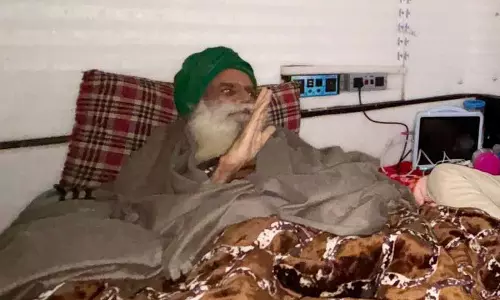 केंद्र के दूत ने Dallewal से मुलाकात की केंद्र के दूत ने Dallewal से मुलाकात की