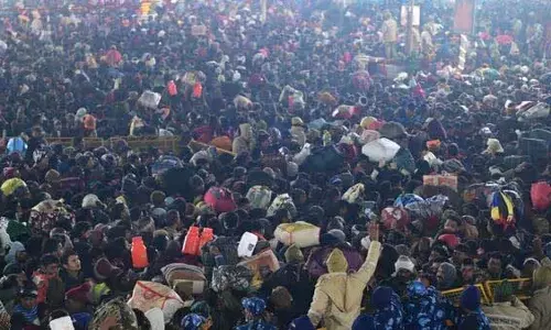 Assam : प्रयागराज में महाकुंभ से बिश्वनाथ की असम की महिला लापता हो गई