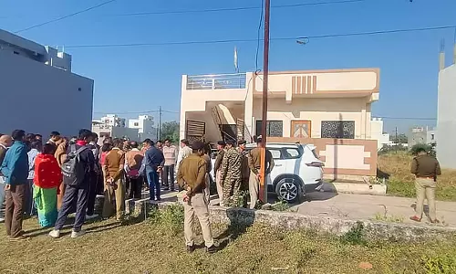 Bhopal: युवक ने पत्नी की गोली मारकर हत्या की, फिर खुद भी कर ली आत्महत्या Bhopal: युवक ने पत्नी की गोली मारकर हत्या की, फिर खुद भी कर ली आत्महत्या