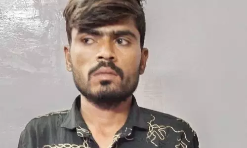 रायपुर: टिम्बर मार्केट पार्किंग के पास चाकू लहराया, आरोपी गिरफ्तार रायपुर: टिम्बर मार्केट पार्किंग के पास चाकू लहराया, आरोपी गिरफ्तार